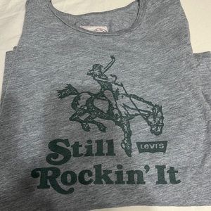 Levi’s long sleeve gray tee